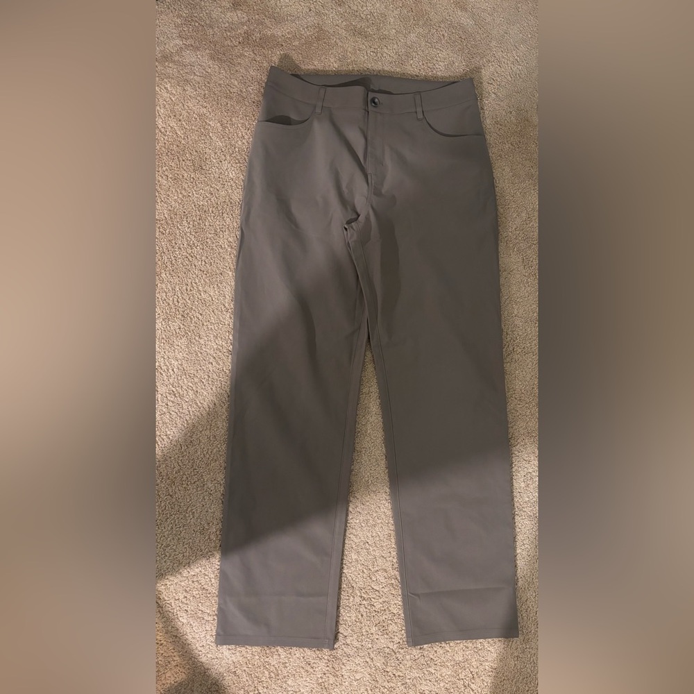 Vuori men’s pants